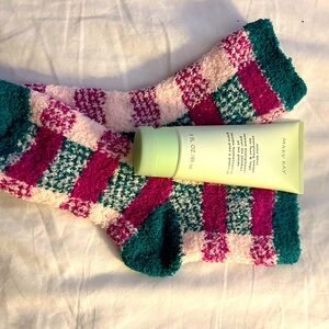 Mary Kay mint bliss energizing lotion for feet and legs. BRAND NEW IN BOX